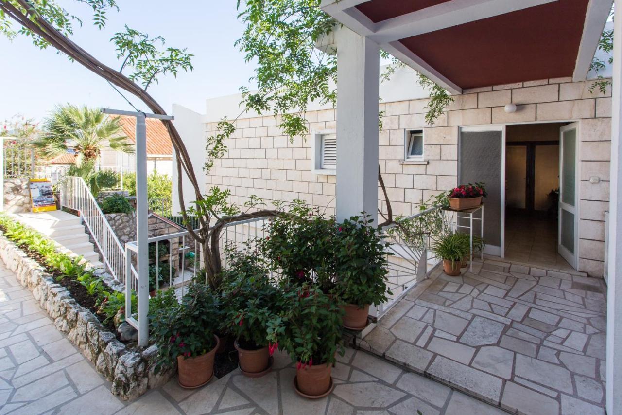 Guest House Ljubica ดูบรอฟนิก ภายนอก รูปภาพ