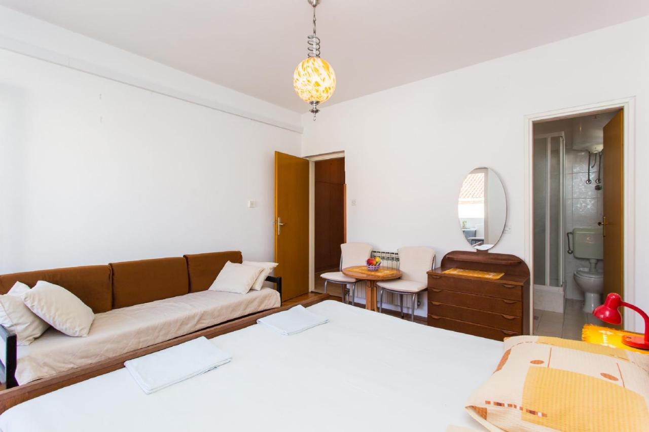 Guest House Ljubica ดูบรอฟนิก ภายนอก รูปภาพ